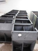 15 x Plastic feeders