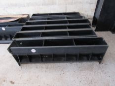 6 x Black plastic feeders