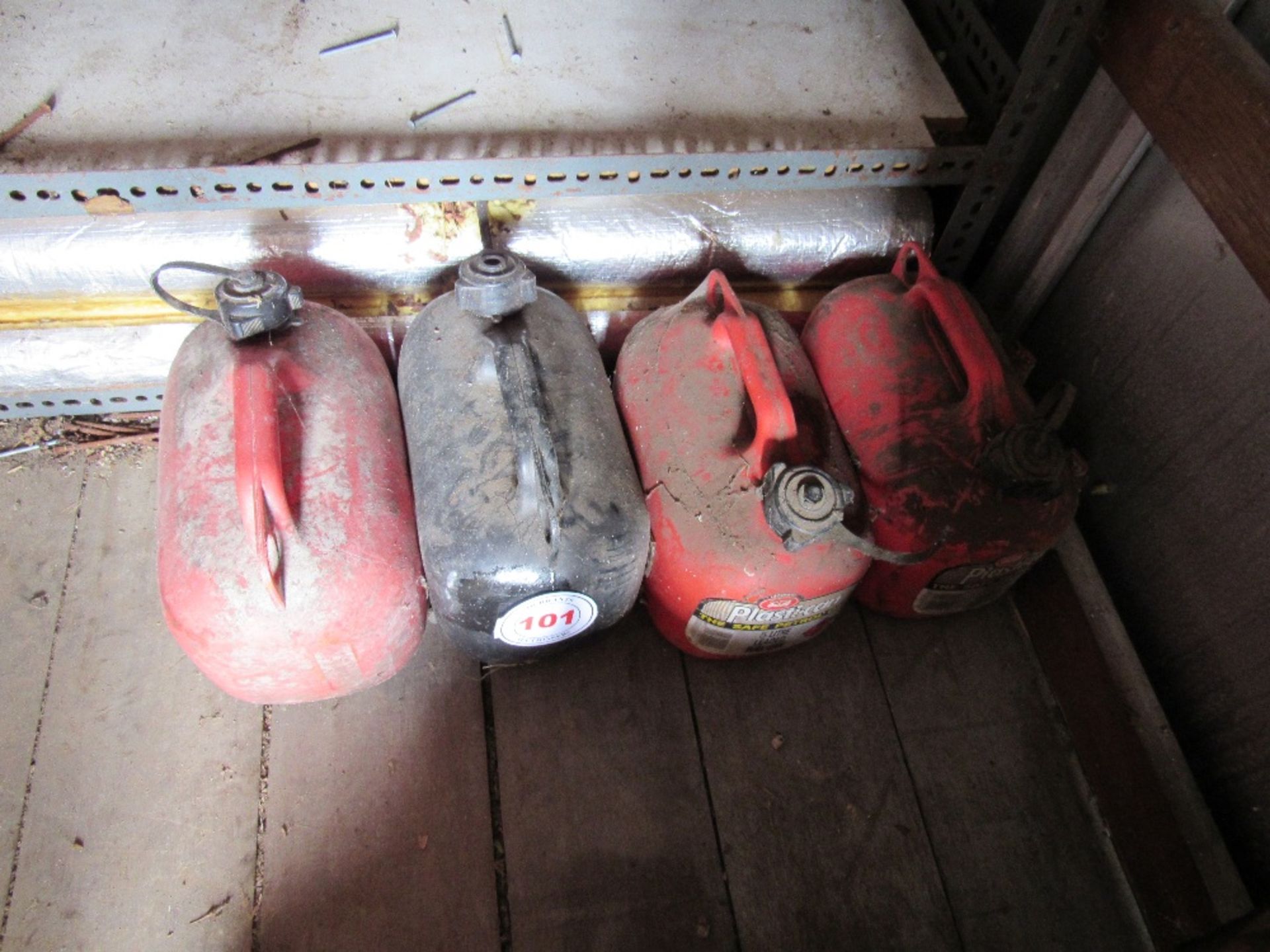 4 x Plastic 1 gallon cans