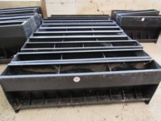 11 x 10 space pig feeders