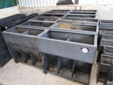 12 x Assorted feeders 3ft 3 bay