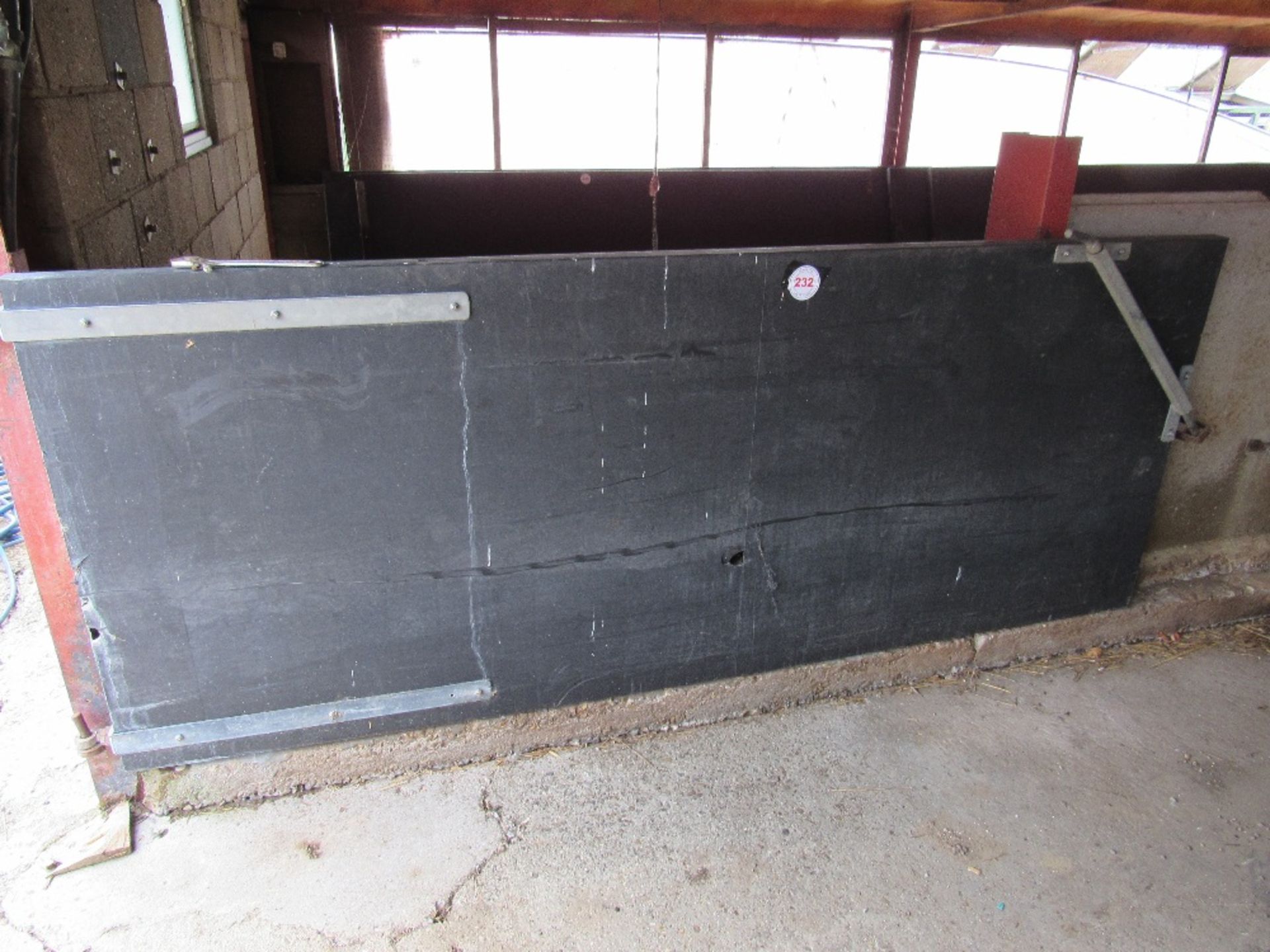 9 x Gates of which 8 are slatted