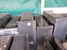 11 x Plastic feeders 5 x 42