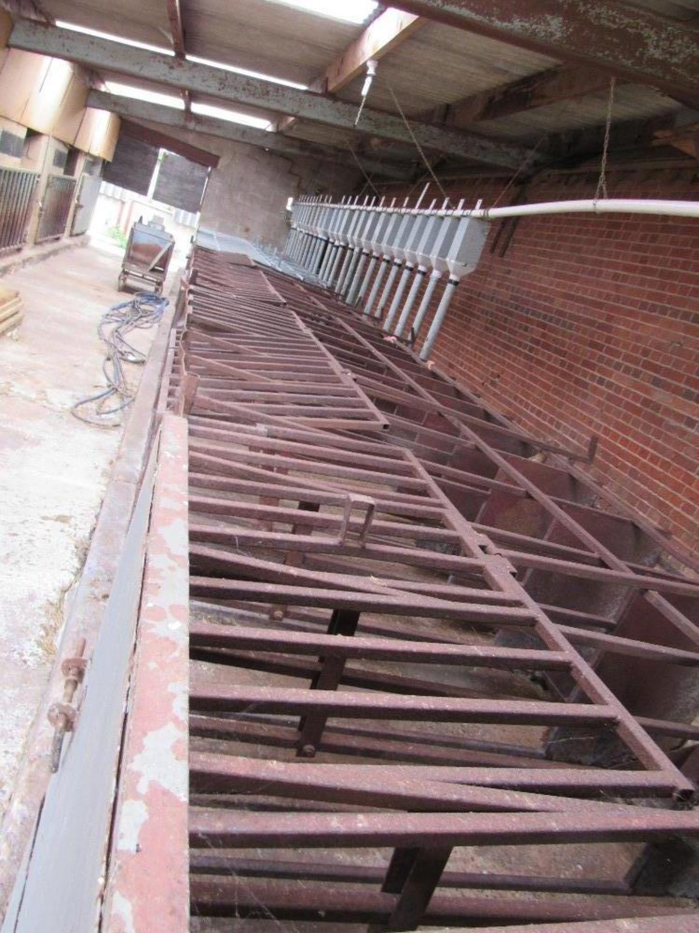 36 x Feeder crates and 23 x drop feeding system Rexell - Image 2 of 2