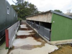 8 Pen Trowbridge unit including gates,