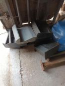 4 x Small 4 space piglet feeders 2ft plus 7 x small plastic feeders