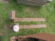 Pair of pallet tines