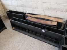 4 x Assorted feeders