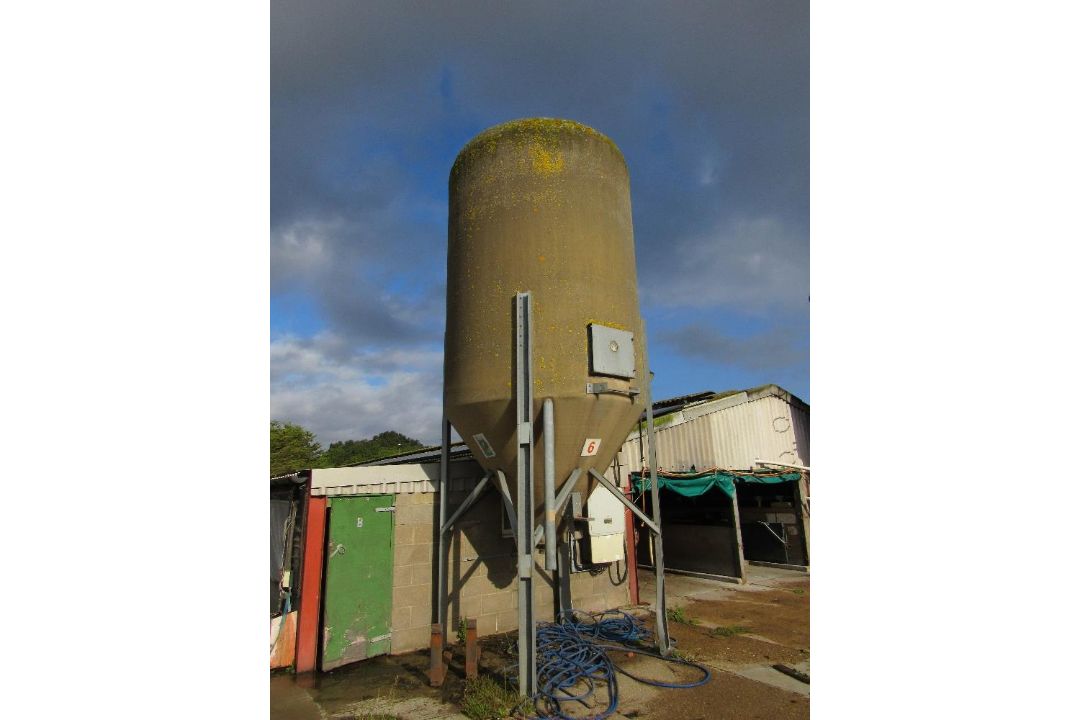 12T Fibreglass feed brin (capacity guide
