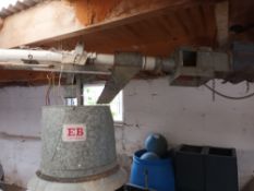 Auger feed system with 12 x dump feeders