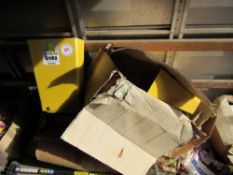 Box of 6 Groba yellow feeders