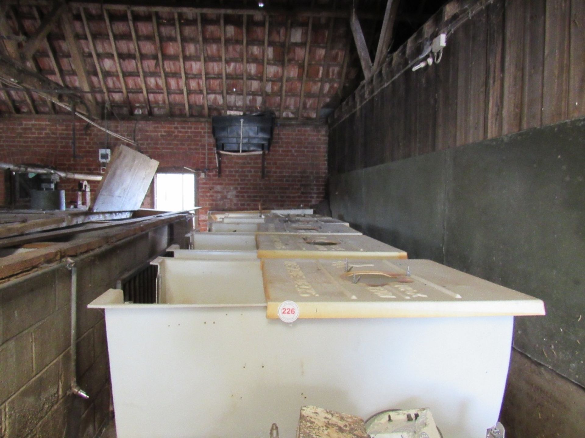 8 x Pig rescue boxes and fittings