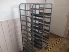 Tray rack on wheels