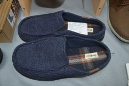 *Men's Grey Slippers Size: 12-13