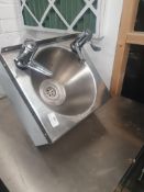 * S/S handwash sink