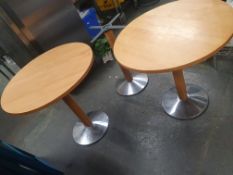 * 2 x tables and spare base