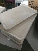 * 20 x plastic trays