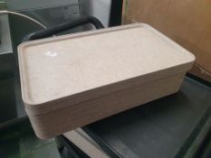 * 20 x plastic trays