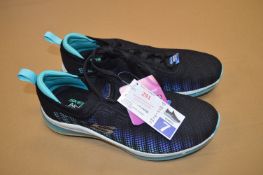 *Skechers Women's Memory Foam Trainers Size: 4