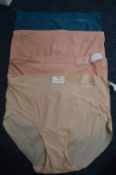 *DKNY Seamless Ribbed Ladies PantsSize: L 4pk