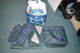 Lakeland Coolbag Picnic Set plus Picnic Blanket an
