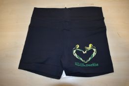 *Five Silhouette Shorts Size: L