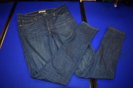 *Levi’s 311 Shaping Skinny Jeans (faulty seem)