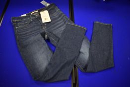 *Levi’s 311 Shaping Skinny Jeans Size: 30/32