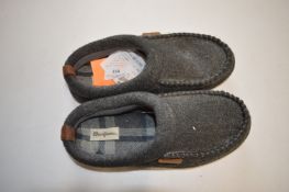 *Dearfoams Men's Slippers Size: 6