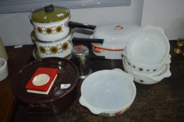 Vintage Kitchenware Including Pyrex Dishes etc.