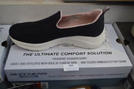 *Skechers Arch Comfort Women’s Slip-on Shoes Size: 5.5