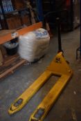 *2000kg Pallet Truck 1100x550 - (Collection by appointment)