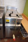 *Lincat Electric Two Basket Fryer 3-phase