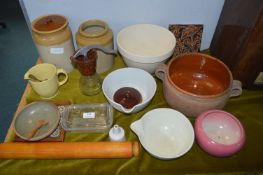 Vintage Kitchenware: Mixing Bowls, Storage Jars, e