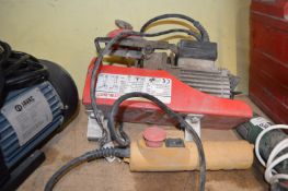 Hilka 240v Electric Hoist