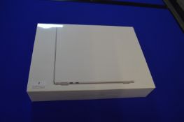 *Apple MacBook Air 13.6