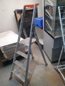 *3 tread step ladder