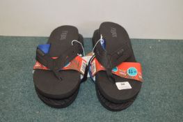 *Two Pairs of Flojos Men's Flipflops Size: 11