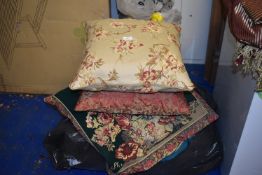 *Quantity of Scatter Cushions