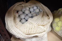 *Bag of ~200 Assorted Golf Balls