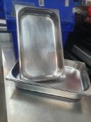 * 4 x 1/1 gastronomes