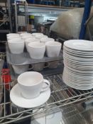 * 24 x coffee cups and saucers
