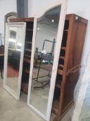 * Mirrored door. 600w x 1900h