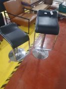 * 2 x gas lift stools