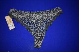 *Lise Charmel Seduction Feline Thong Size: 14 RRP £