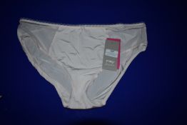 *Mey Daisy Pink Briefs Size: 20 RRP £24