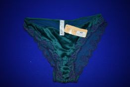 *Lise Charmel Splendeur Soie Size: 42 RRP £