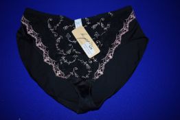 *Lise Charmel Apprivoise-Moi Full Panty Size: M RRP £