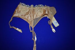 *Lise Charmel Reve De Lux Suspender Belt Size: M RRP £68