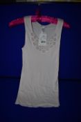 *Hanro of Switzerland White Rose Sleeveless Top Size: 42-44 RRP £69.95